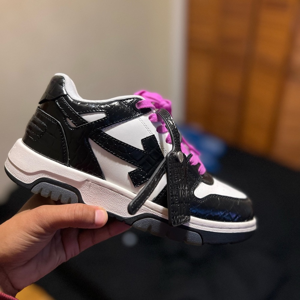 (NOT SOLD) AUTHENTIC OFF-WHITE SNEAKERS ‼️‼️ SIZE 4 1/2-5 (EU 37)‼️‼️